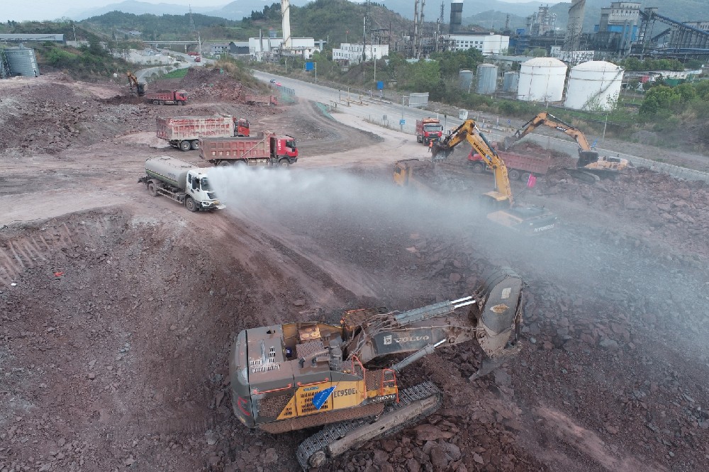 不停工、不斷檔，假期建設(shè)忙！